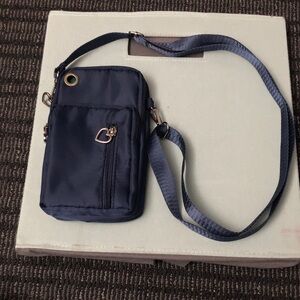 🌸 Heart Zippered Navy Crossbody Bag